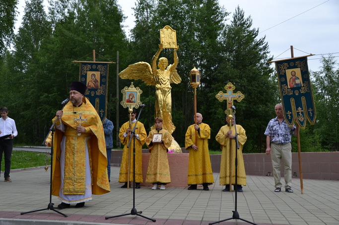 Храм святителя Алексия Московского Нягань зимой